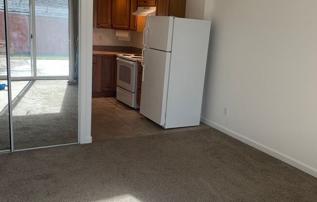 Studio, 1 bath, 600 sqft, $1,225, Unit Studio #6