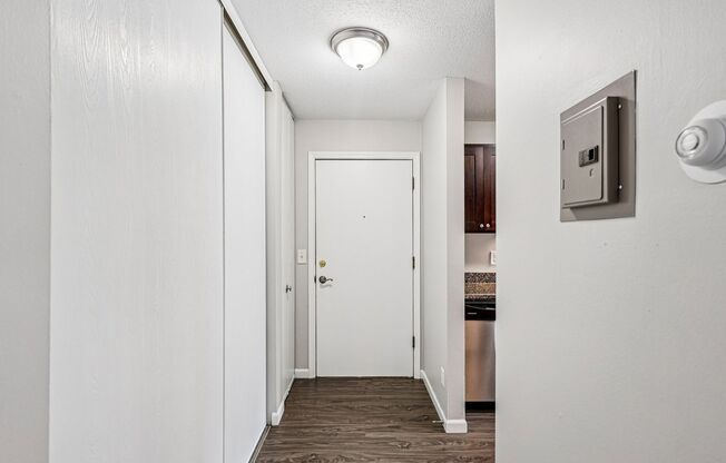 2 beds, 1 bath, 950 sqft, $1,435, Unit 1829-306