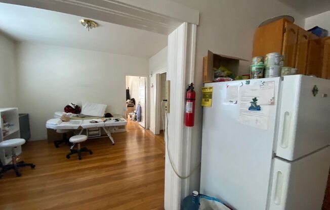 2 beds, 1 bath, $1,795, Unit 950 - A