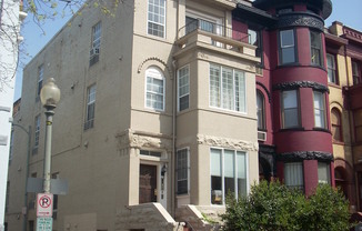 Lovely Renovated 1 Bed 1 Bath Unit in converted Rowhouse in DuPont Circle AVAILABLE NOW
