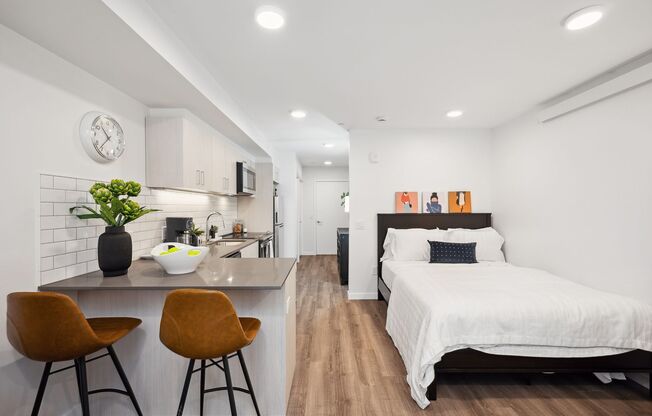 Studio, 1 bath, 363 sqft, $1,510, Unit 12
