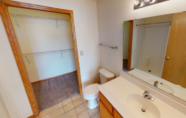 2 beds, 2 baths, 1,050 sqft, $1,825, Unit 1330-102