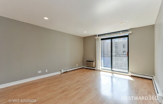 3900 N Pine Grove Ave