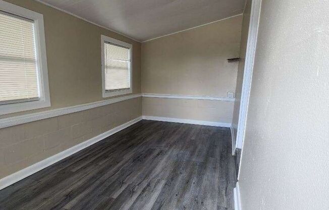 2 beds, 1 bath, $1,195