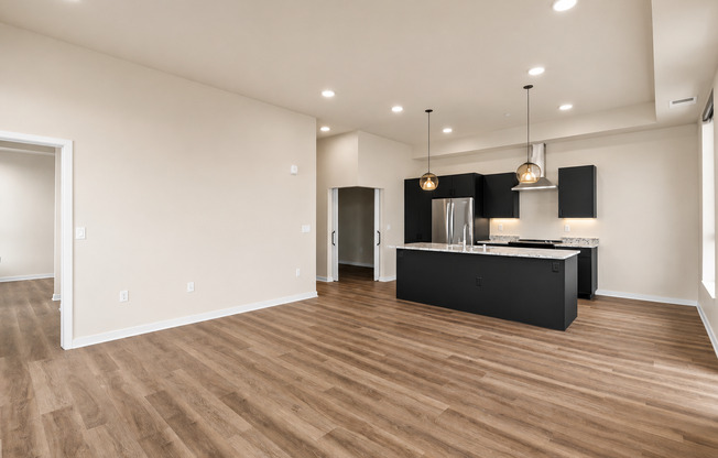 1 bed, 1 bath, 993 sqft, $2,725, Unit 301