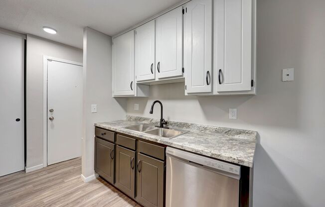 2 beds, 1 bath, 875 sqft, $1,445, Unit 241-307