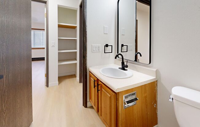 2 beds, 1 bath, 1,050 sqft, $995, Unit 215-201C