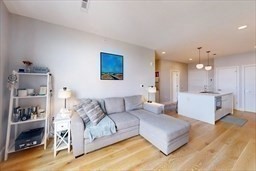 1 bed, 1 bath, 716 sqft, $3,600, Unit 720