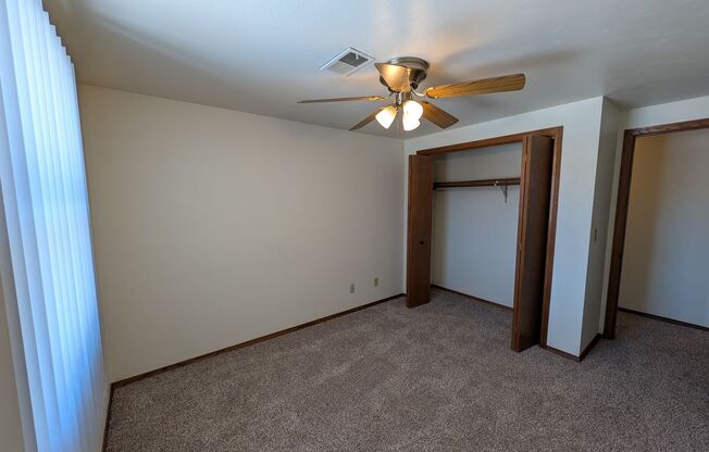 2 beds, 2 baths, 1,034 sqft, $1,279, Unit 1401 077