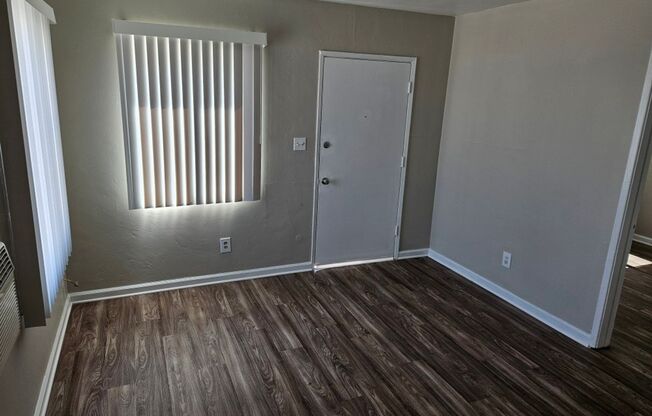 **.5218-5224 Imperial Ave.