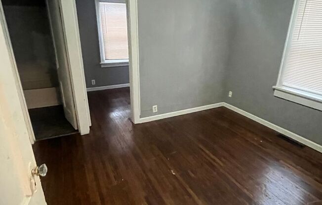 2 beds, 1 bath, $765, Unit 1835 S Euclid