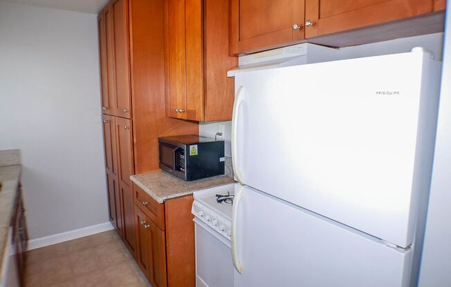 1 bed, 1 bath, 500 sqft, $2,350, Unit 812.5 Niantic Ct