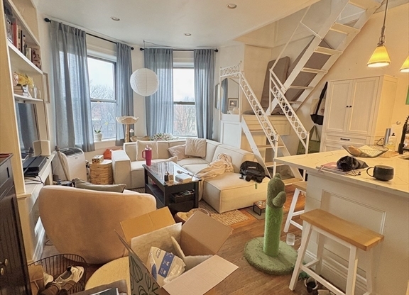 1 bed, 1 bath, 620 sqft, $4,080, Unit 61