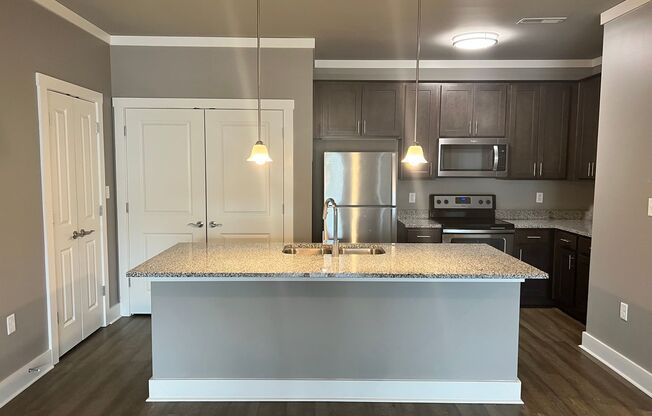 1 bed, 1 bath, 954 sqft, $1,195, Unit U208