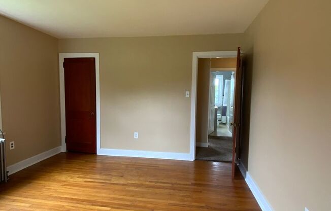 2 beds, 1 bath, 1,080 sqft, $1,495