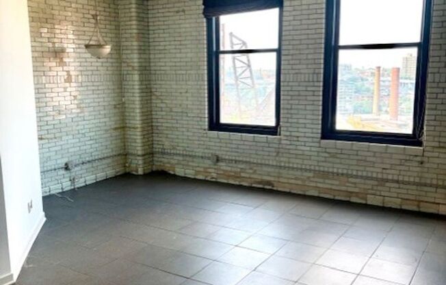 2 beds, 2 baths, 980 sqft, $2,099, Unit 1301