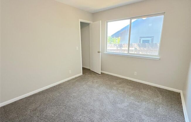 2 beds, 1 bath, $1,695