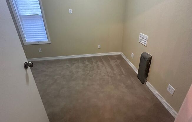 3 beds, 1 bath, $1,175