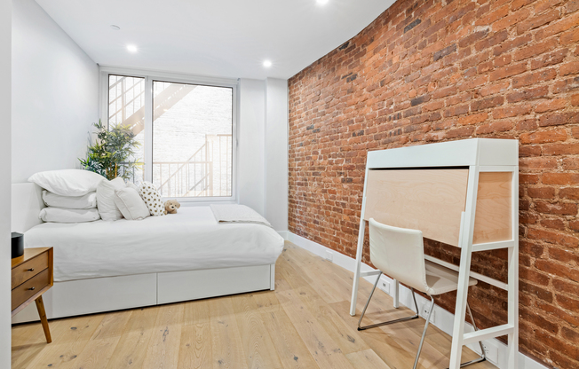17 E 17 ST