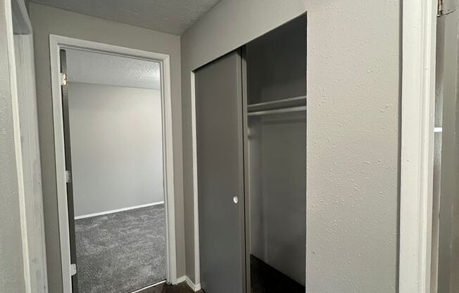 3 beds, 1 bath, 1,000 sqft, $1,750, Unit 7324