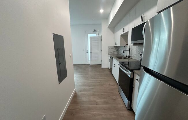1 bed, 1 bath, 514 sqft, $2,395, Unit 2110-105