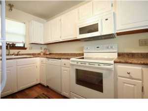 2 beds, 3 baths, $2,200