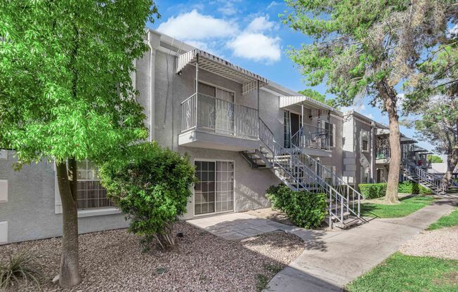 NEWLY REMODELED 2 BEDROOM CONDO!
