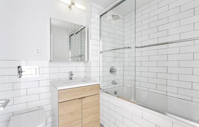 1 bed, 1 bath, $2,839, Unit 822