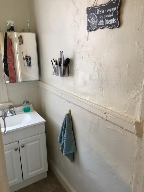 1 bed, 1 bath, $1,150, Unit Apt. 12