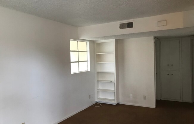 2 beds, 1.5 baths, $4,000, Unit 2