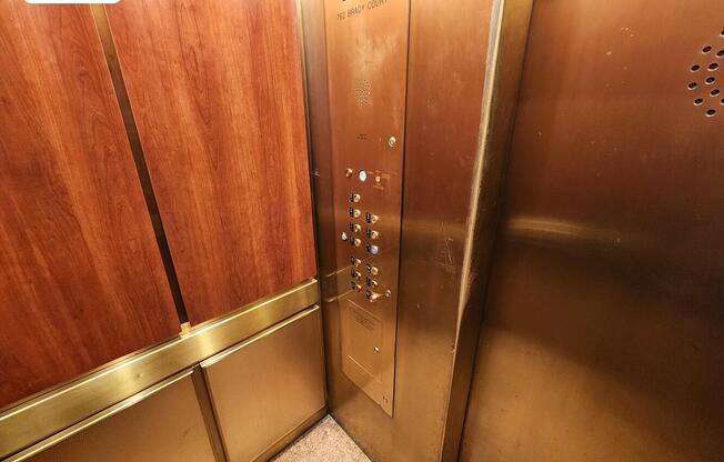 Studio, 1 bath, $2,100, Unit 23E