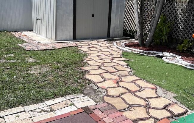 600 N 70TH TER #600 HOLLYWOOD, FL 33024
