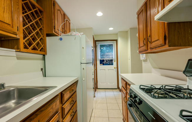 300 F ST NE