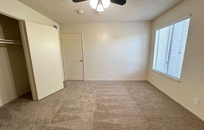 2 beds, 1 bath, 904 sqft, $1,600, Unit 204B