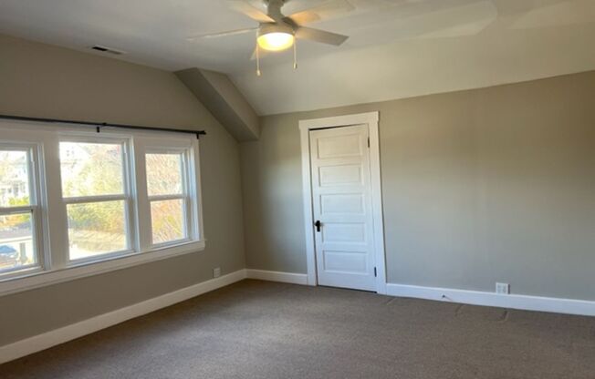 1 bed, 1 bath, $1,050, Unit Howell #3