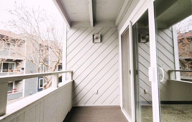 1 bed, 1 bath, 643 sqft, $1,275, Unit 227