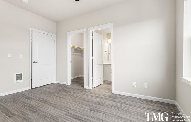 2 beds, 2 baths, 987 sqft, $1,890, Unit H356