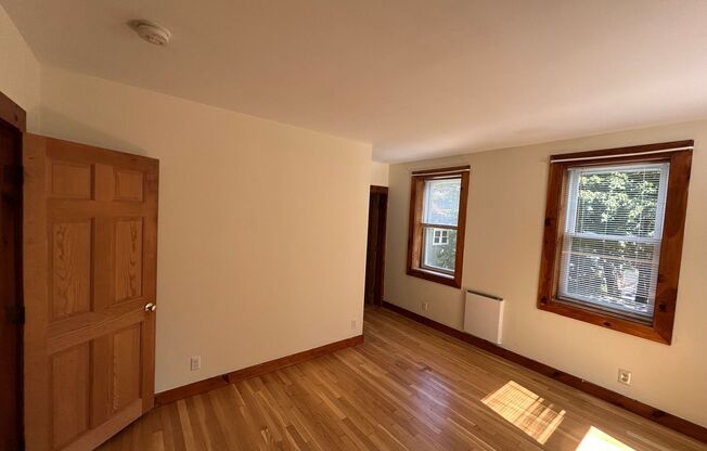 2 beds, 1 bath, $1,950