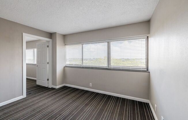 2 beds, 3 baths, 950 sqft, $1,206, Unit 417