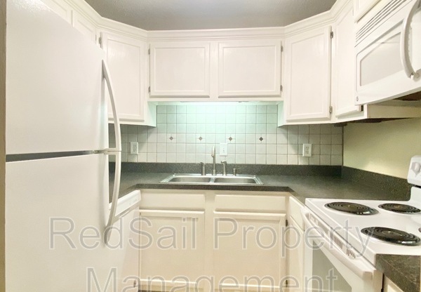 1105 OLD DENBIGH BLVD