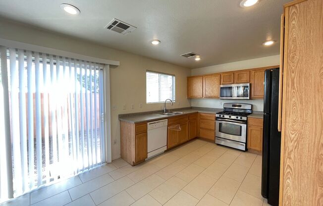 3 beds, 2 baths, $1,895