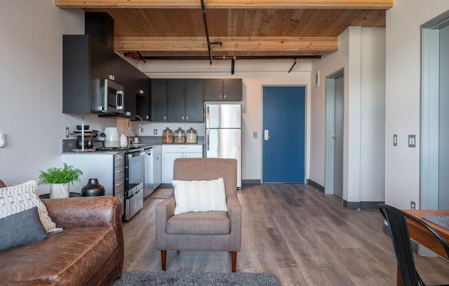 2 beds, 1 bath, 746 sqft, $1,599, Unit 316