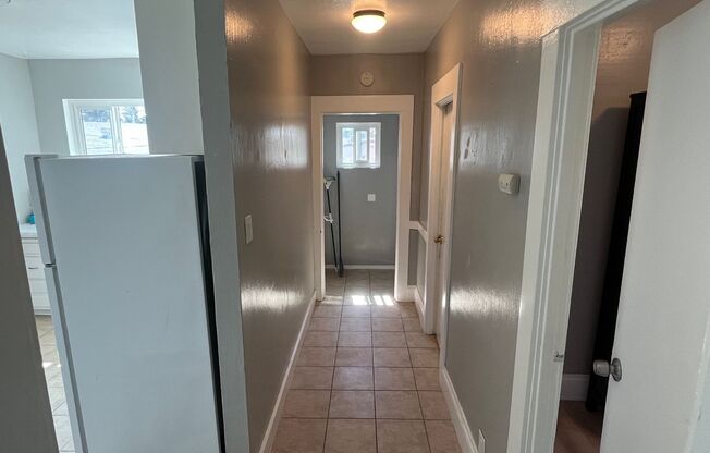 2 beds, 1 bath, $2,550