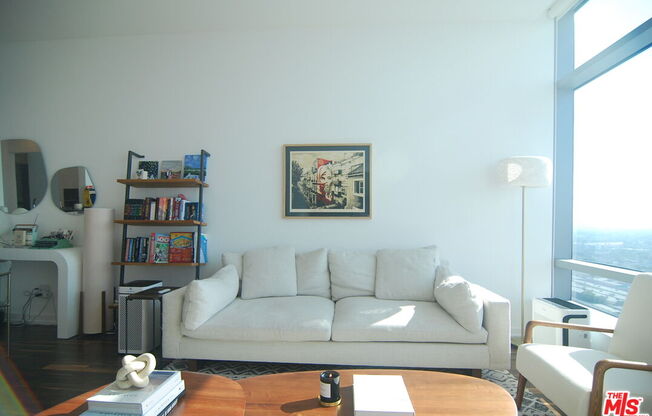 1 bed, 1.5 baths, 1,020 sqft, $5,500, Unit 31F