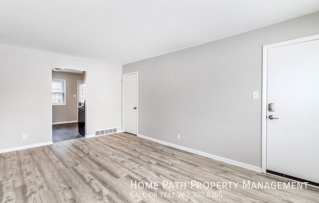 147 S GRAND AVE