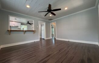 CUTE 2/1 HOME CLOSE TO DOWNTOWN
