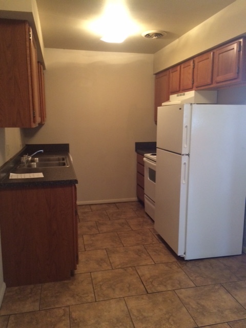 2 beds, 1 bath, 900 sqft, $950