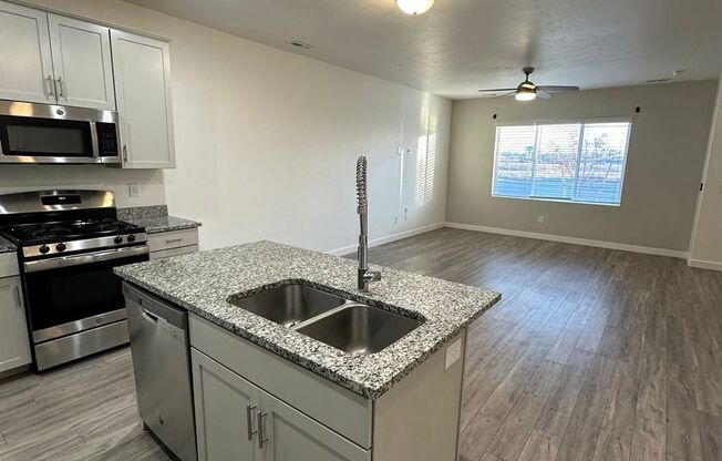 Deposit Moves You In This January! 3 Bed, 2.5 Bath Townhome in West Haven