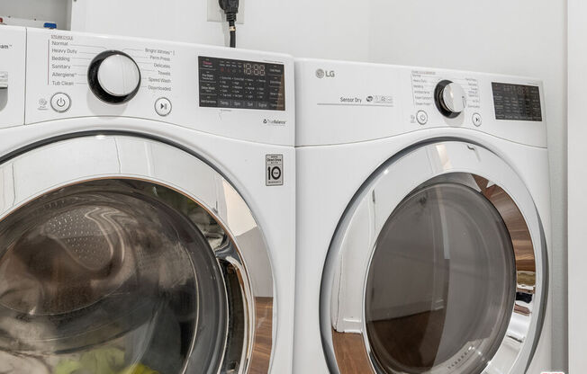 2 beds, 3 baths, 1,434 sqft, $8,000, Unit 1631