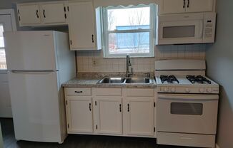 2 beds, 1.5 baths, $995, Unit 102